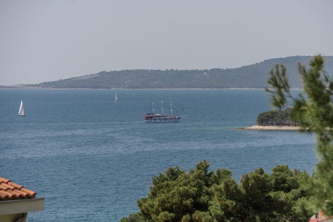 Apartments Villa Dalmatia Trogir Exterior photo